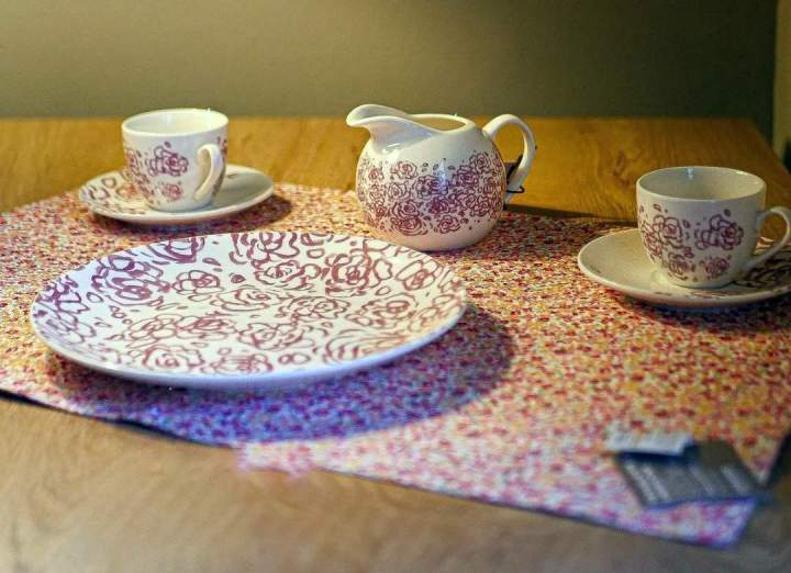 Collection de vaisselle « P'tites Fleurs » Saint-Denis